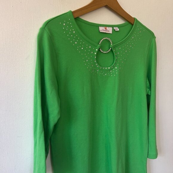 Quacker Factory Long Sleeve Top Womens Small Green Rhinestones Round Neck - Picture 2 of 6